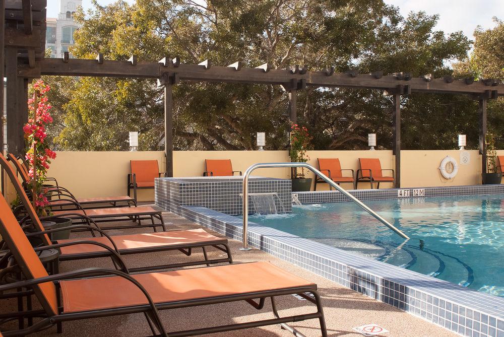 Courtyard Miami Coral Gables Hotell Exteriör bild