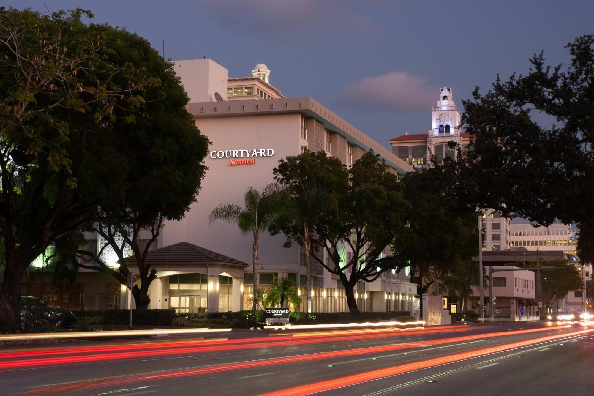 Courtyard Miami Coral Gables Hotell Exteriör bild