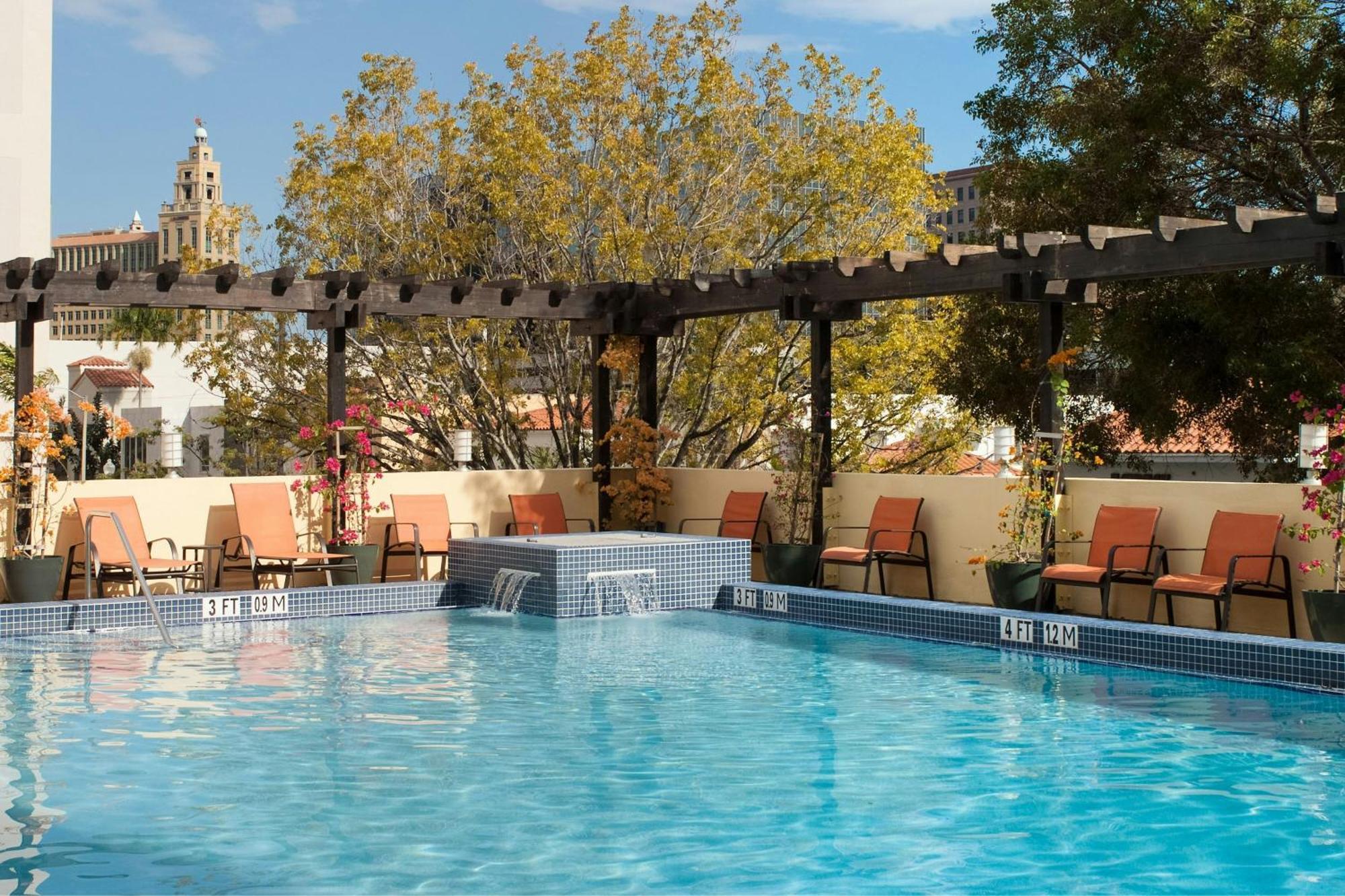 Courtyard Miami Coral Gables Hotell Exteriör bild