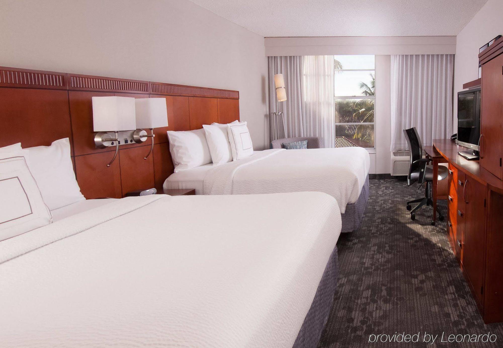 Courtyard Miami Coral Gables Hotell Exteriör bild