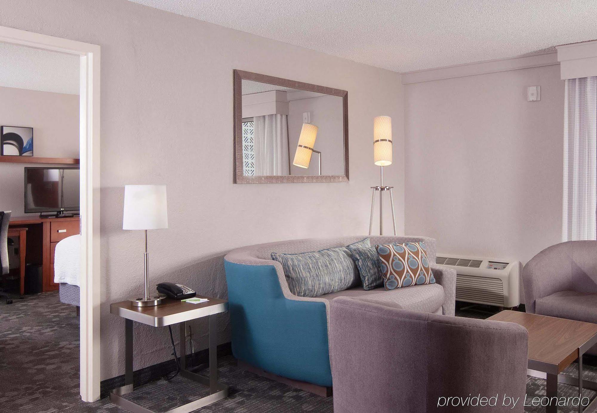 Courtyard Miami Coral Gables Hotell Exteriör bild