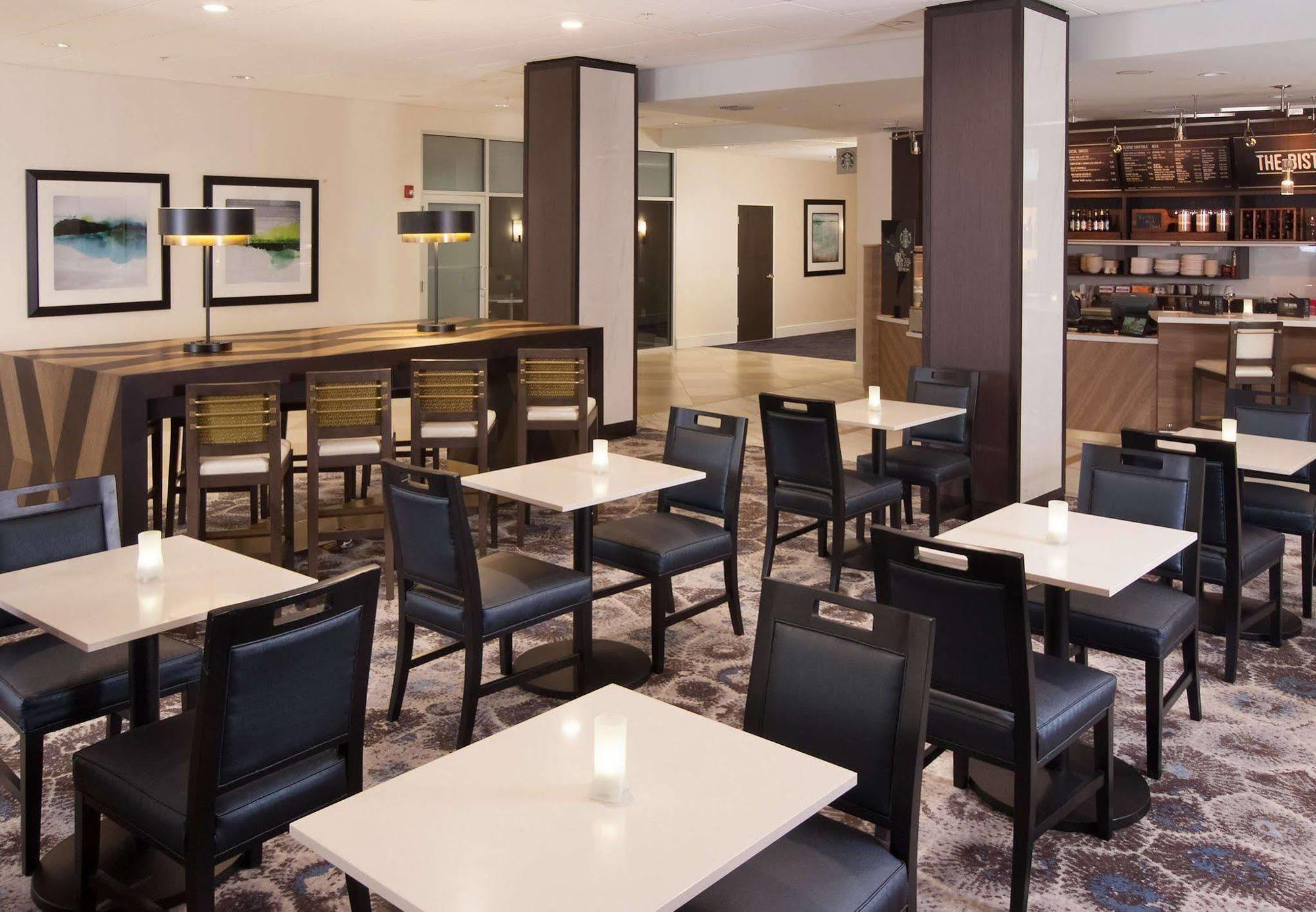 Courtyard Miami Coral Gables Hotell Exteriör bild