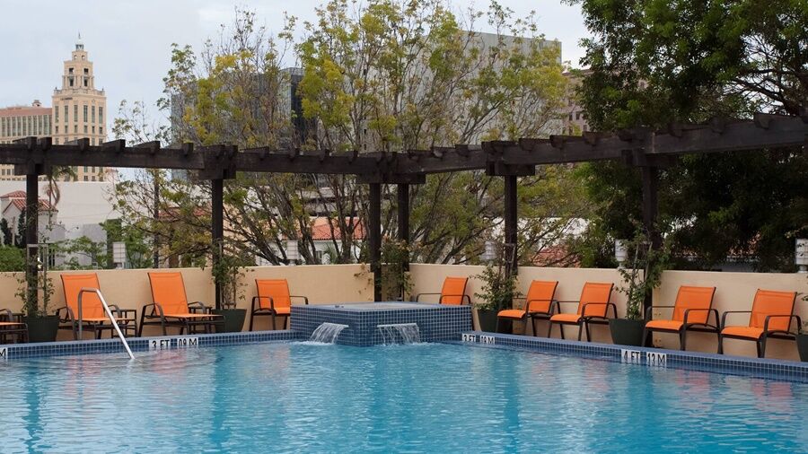 Courtyard Miami Coral Gables Hotell Exteriör bild